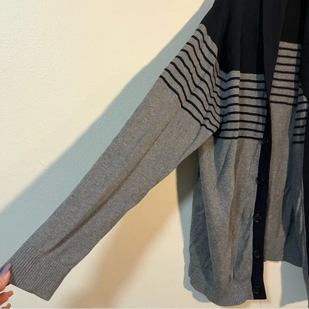 Banana Republic Men's Cardigan in Navy and Gray Stripes Size XL Grandpa Sweater